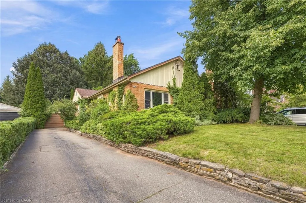 313 North Shore Boulevard W