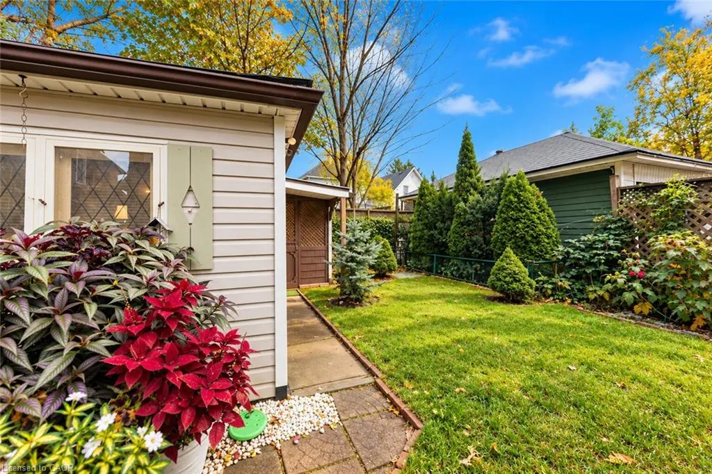 4602 Ryerson Crescent