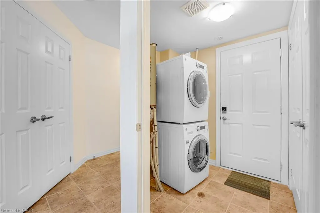 890 Fowles Court