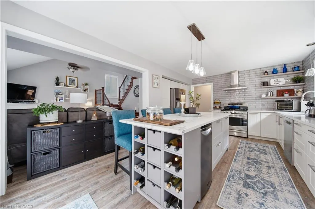 79 Beaverbrook Crescent