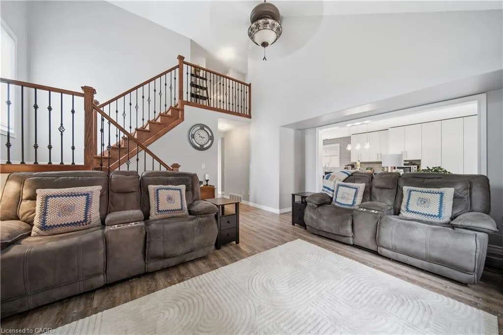 79 Beaverbrook Crescent