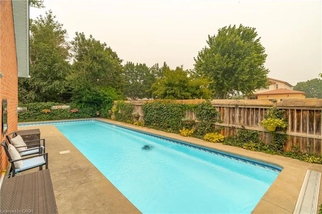 79 Beaverbrook Crescent