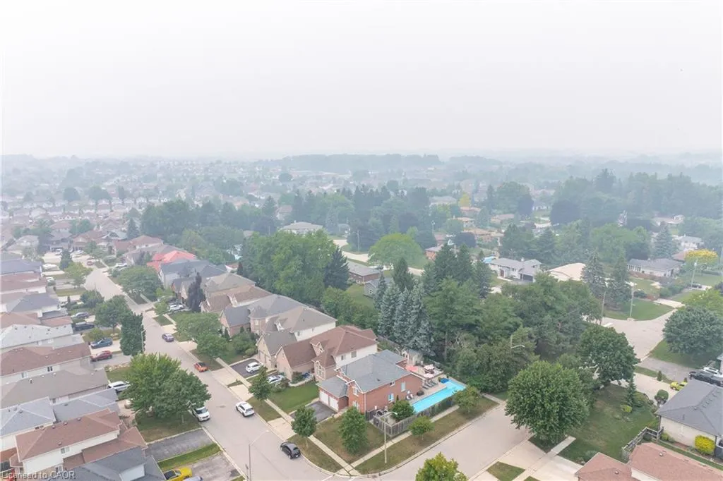 79 Beaverbrook Crescent