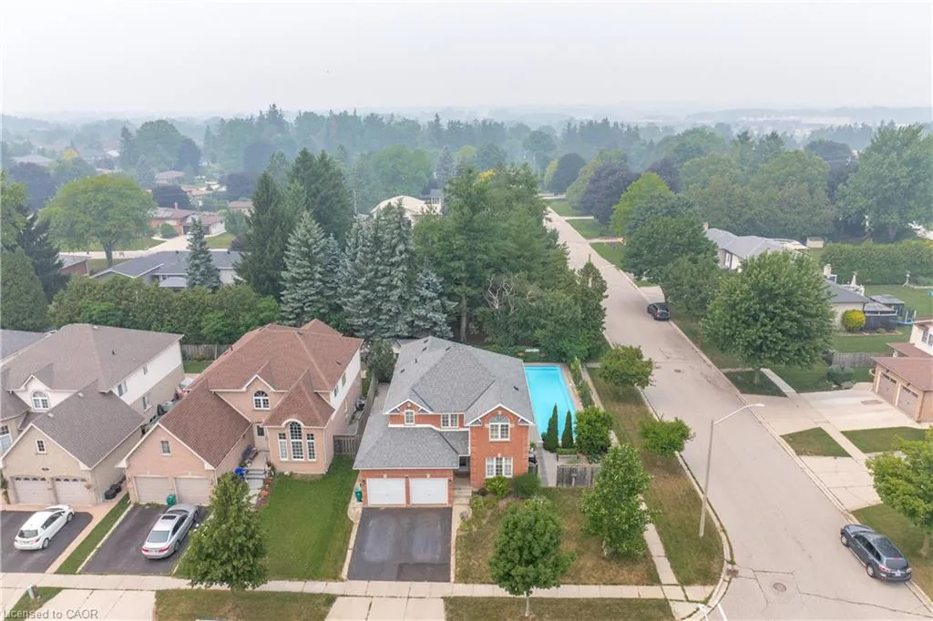 79 Beaverbrook Crescent