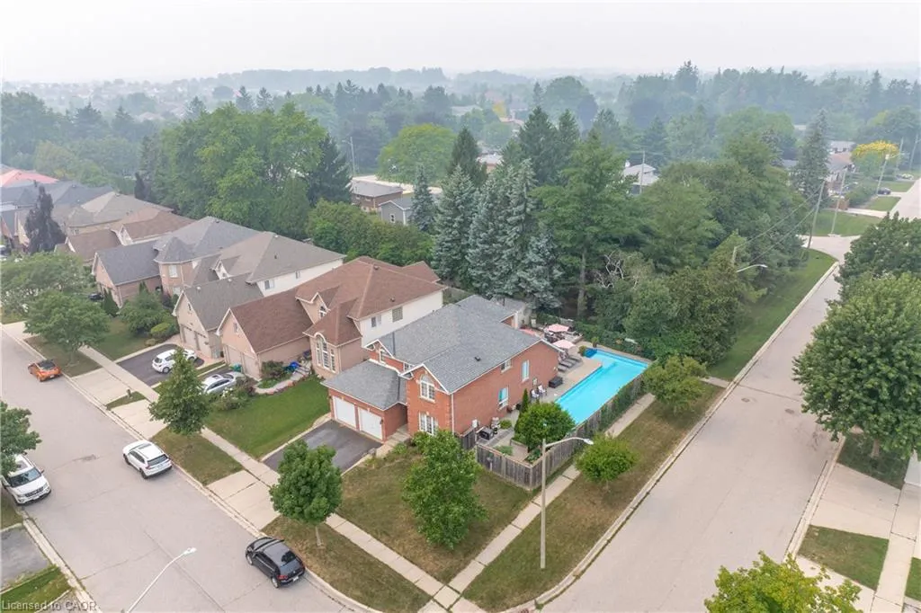 79 Beaverbrook Crescent