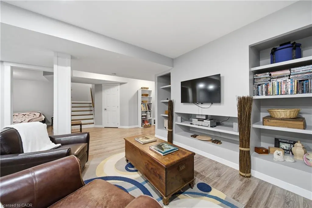 79 Beaverbrook Crescent