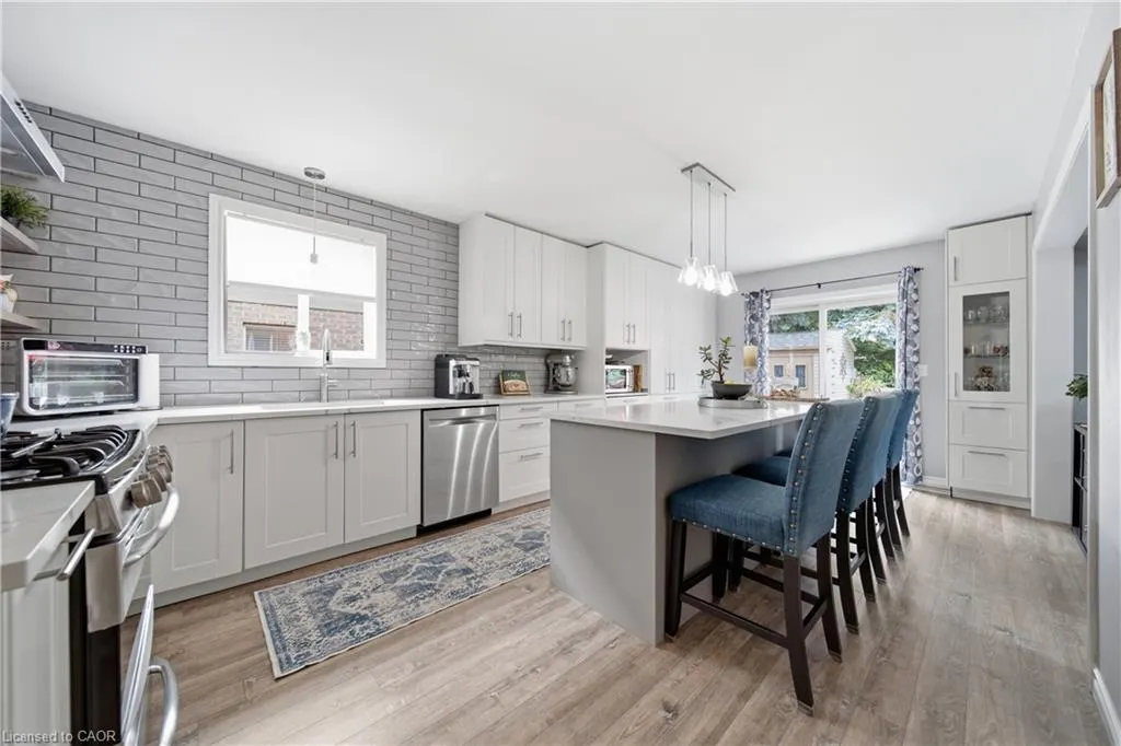 79 Beaverbrook Crescent