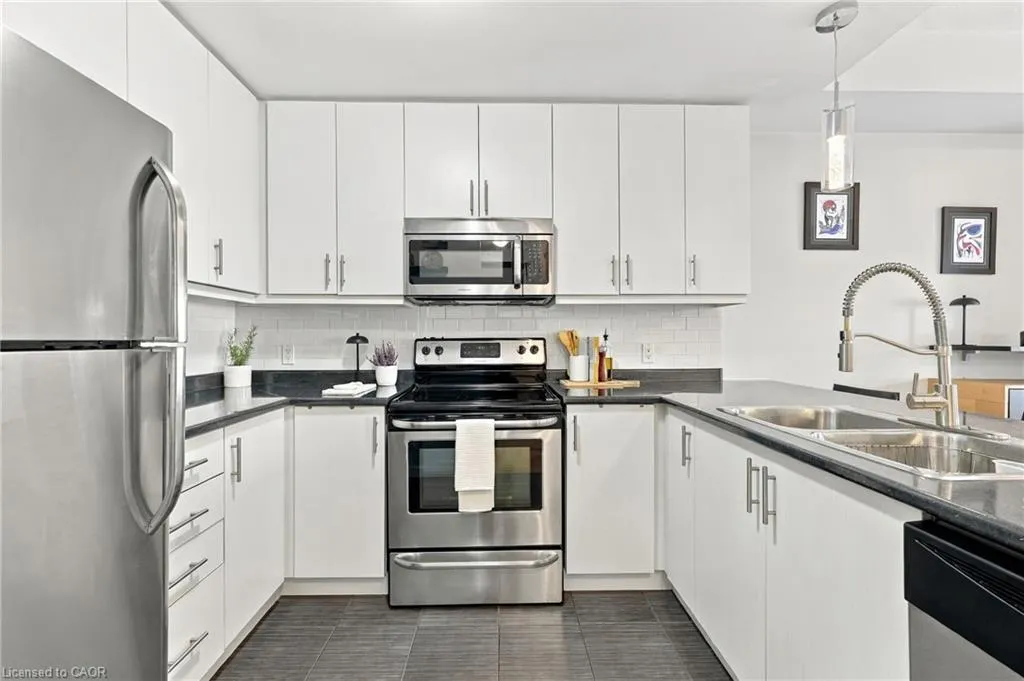 4 Waterview Drive