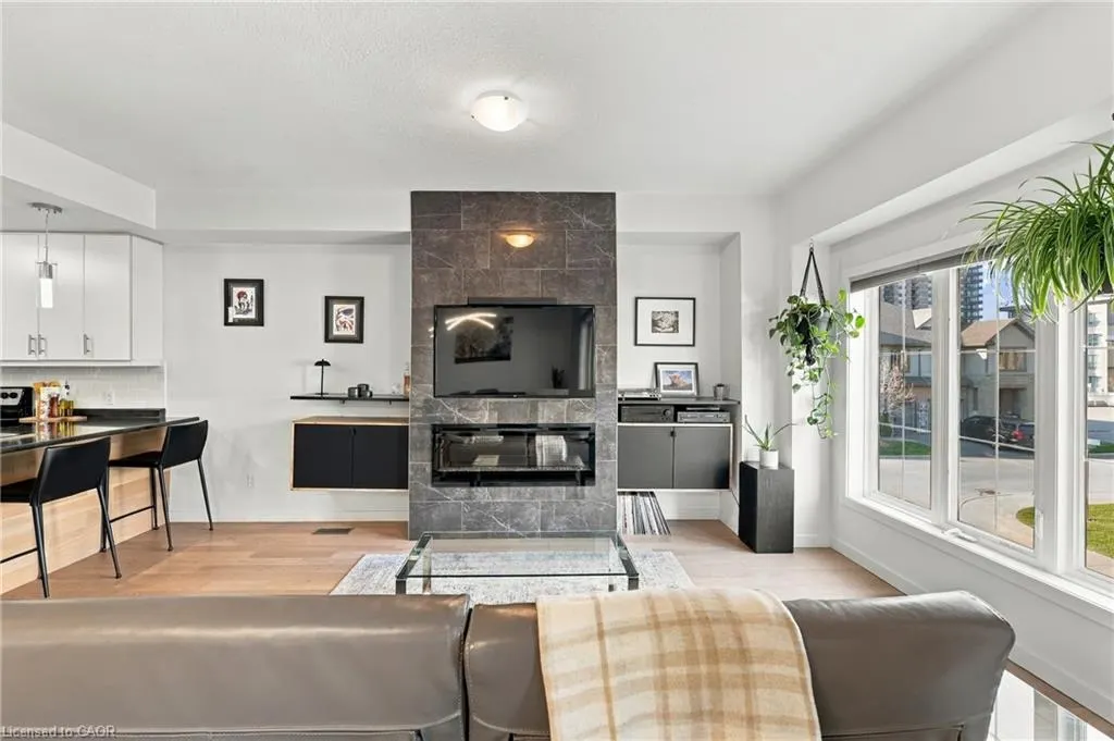 4 Waterview Drive