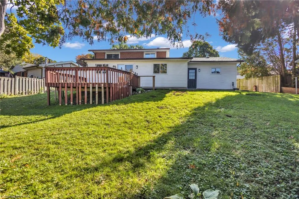27 Toulon Crescent