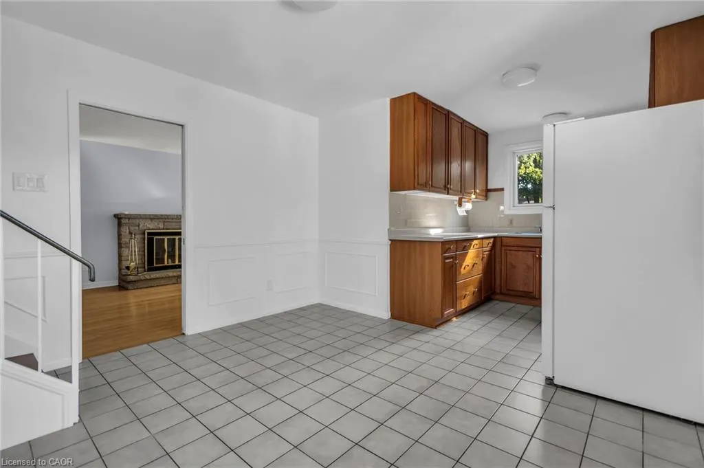 27 Toulon Crescent
