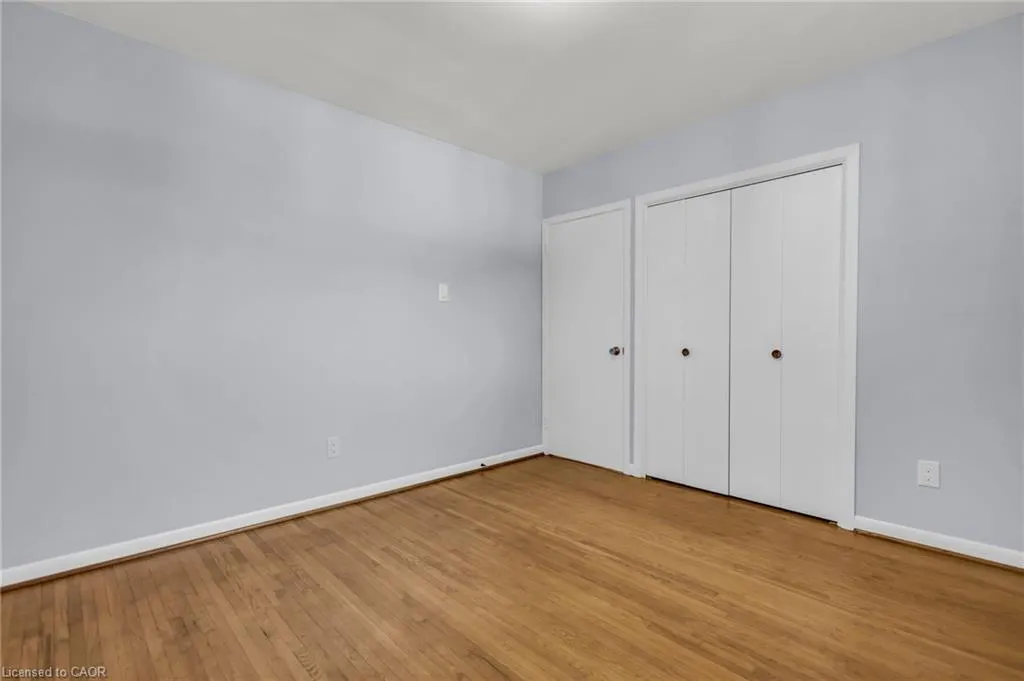 27 Toulon Crescent