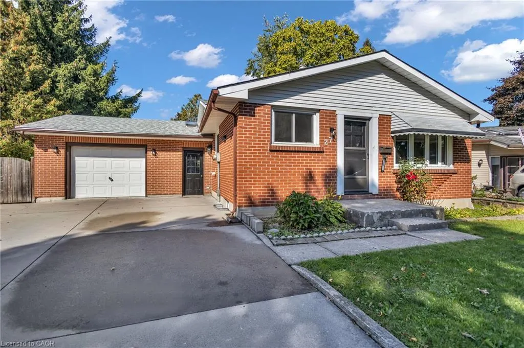 27 Toulon Crescent
