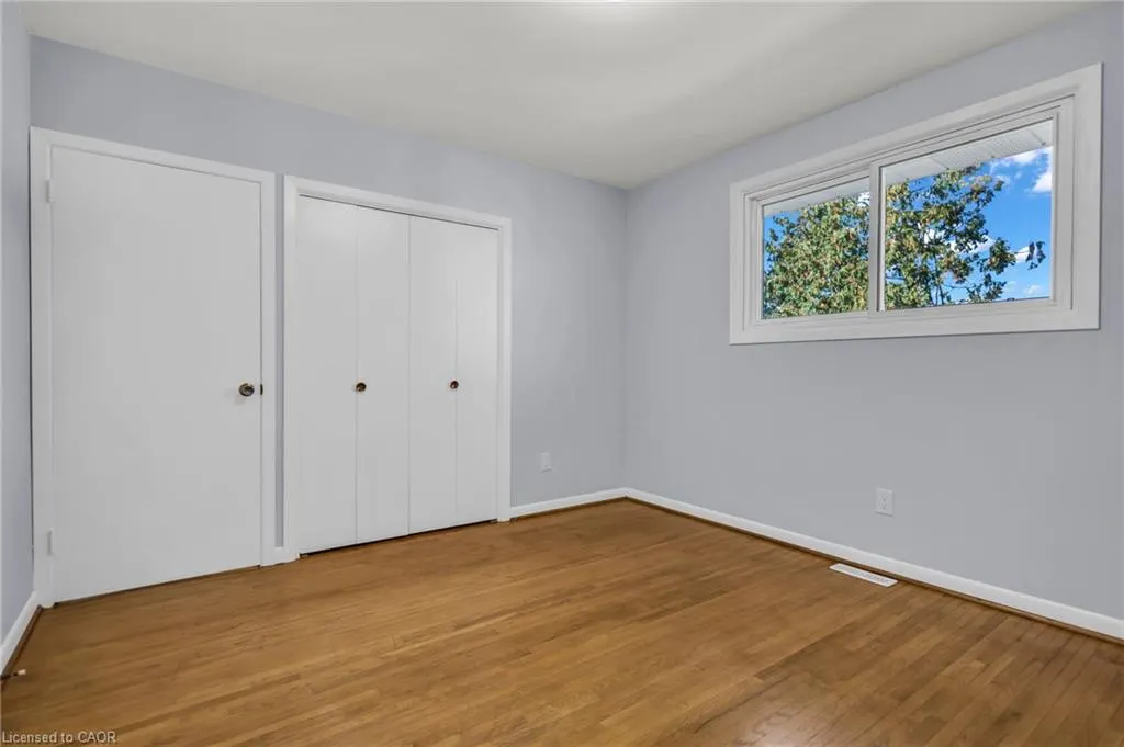 27 Toulon Crescent