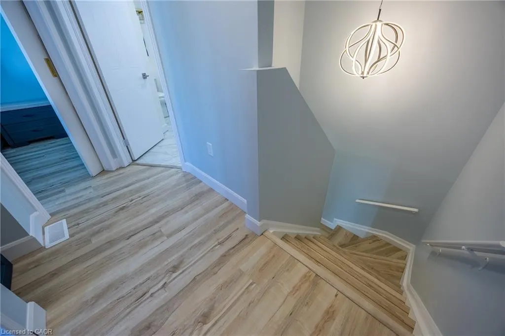 14 New Lakeshore Road #17