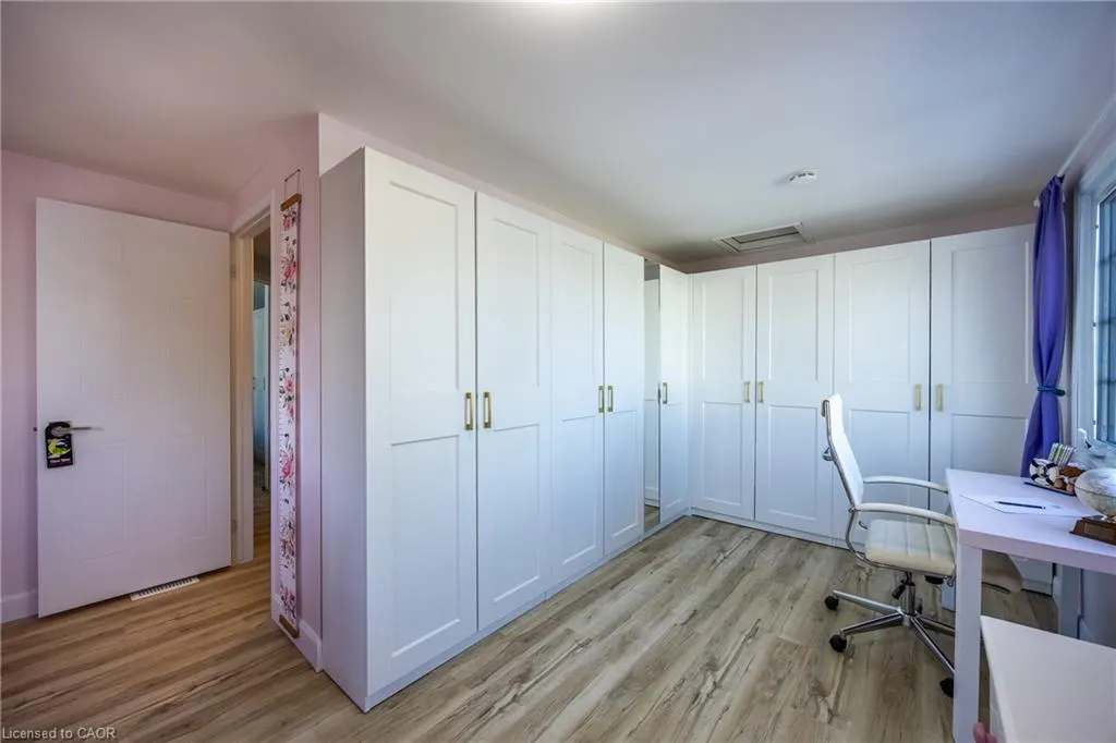 14 New Lakeshore Road #17
