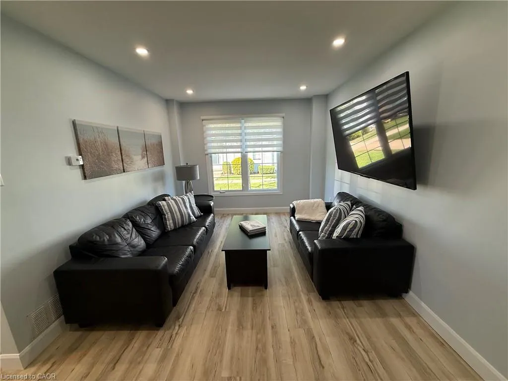 14 New Lakeshore Road #17