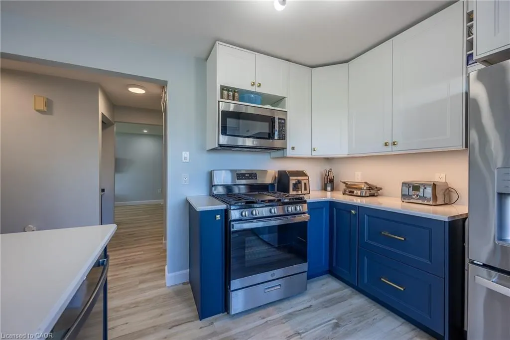 14 New Lakeshore Road #17