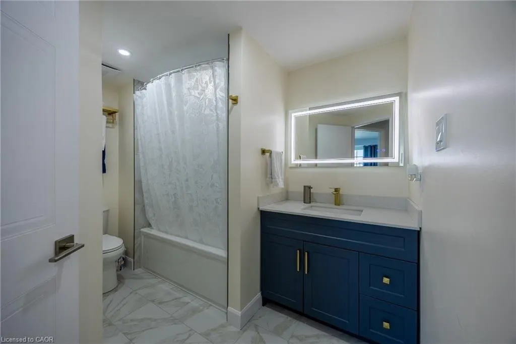 14 New Lakeshore Road #17