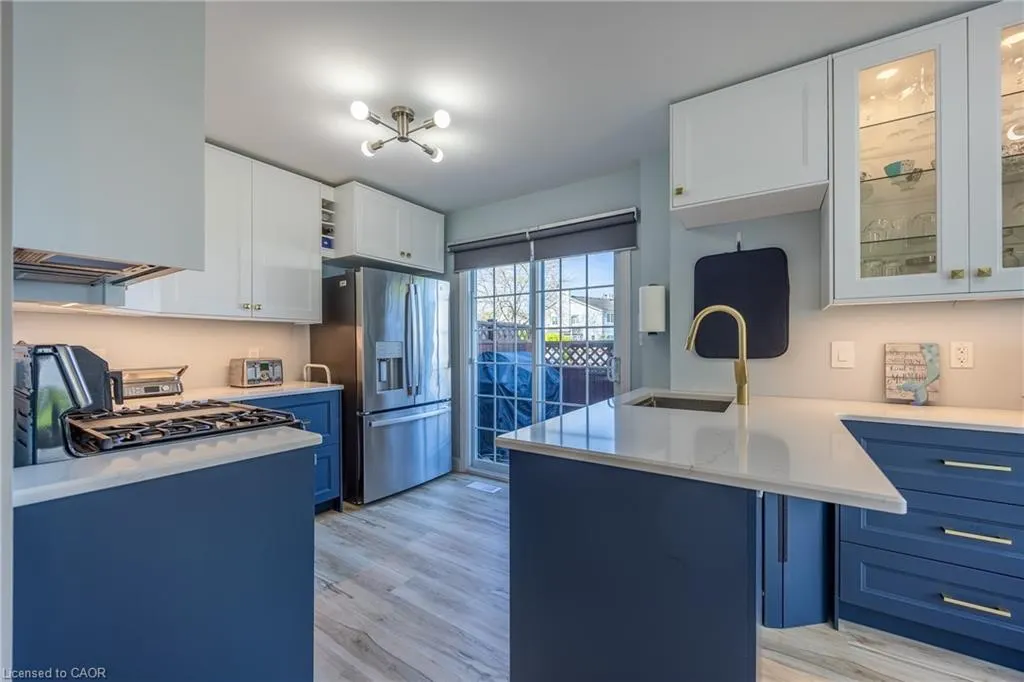14 New Lakeshore Road #17