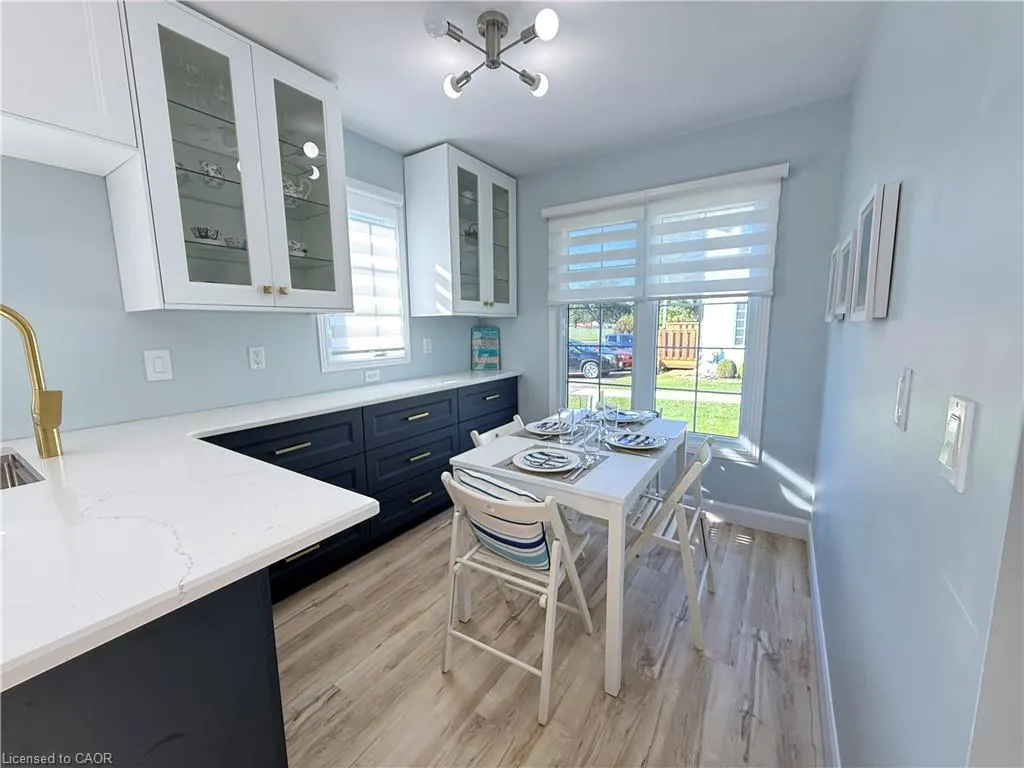 14 New Lakeshore Road #17
