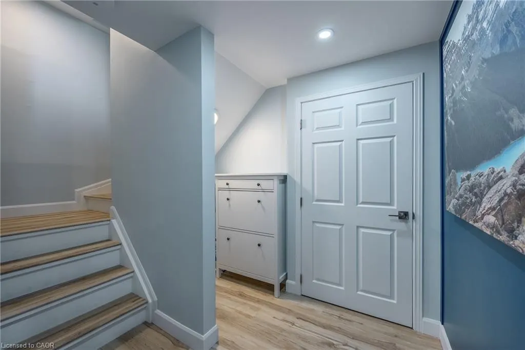 14 New Lakeshore Road #17