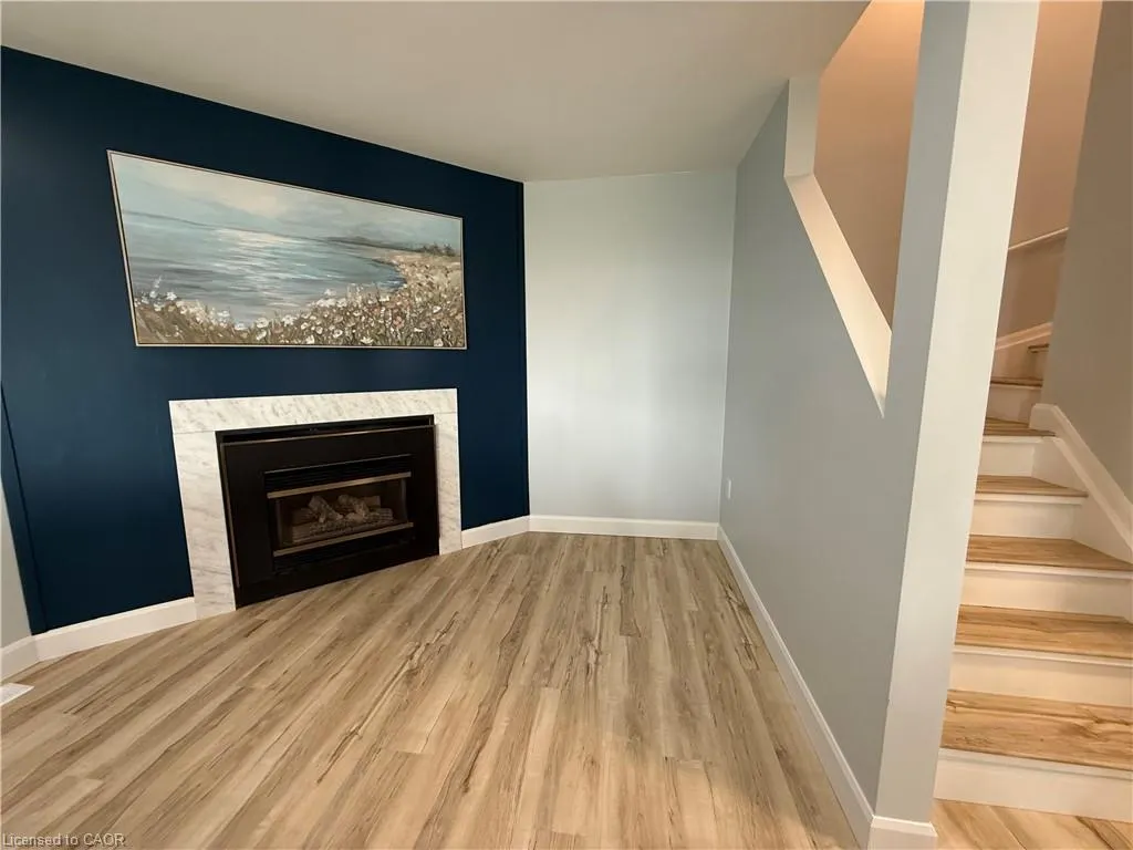 14 New Lakeshore Road #17