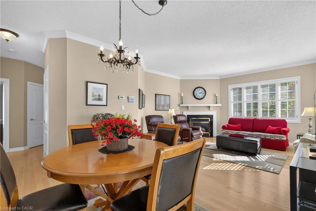 258 Silverbirch Boulevard