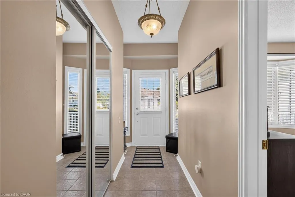 258 Silverbirch Boulevard