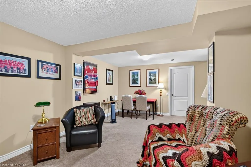 258 Silverbirch Boulevard