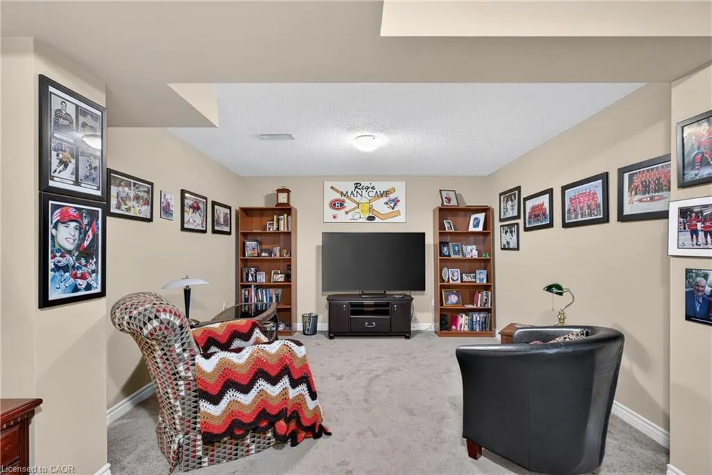 258 Silverbirch Boulevard