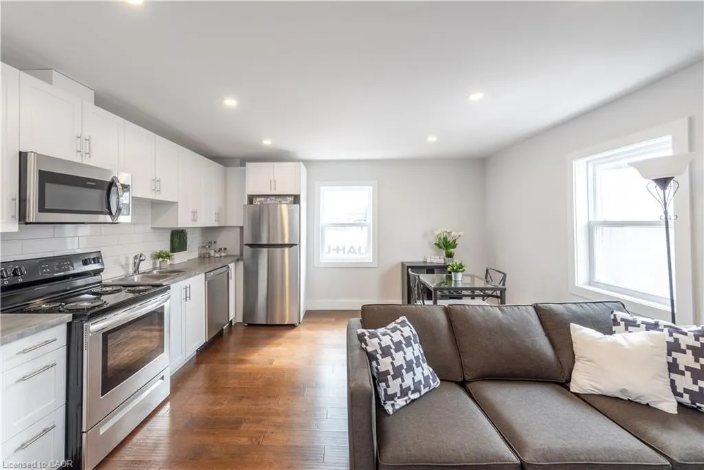 35 Niagara Street #7
