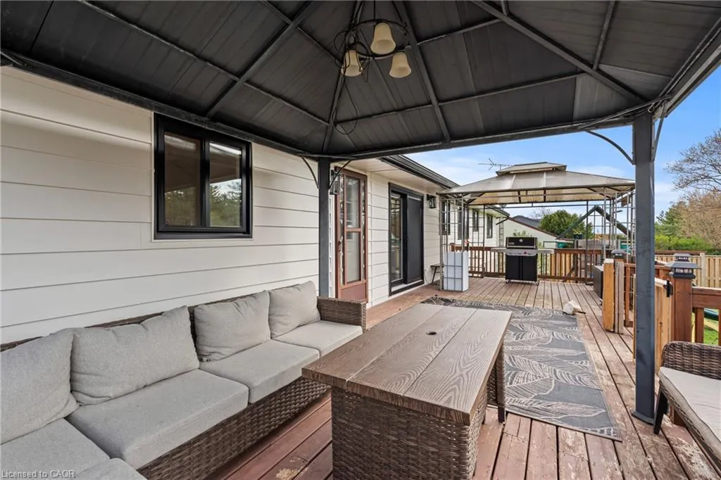 5090 Blackheath Road