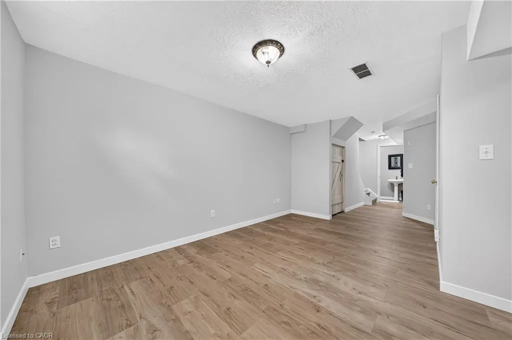 77 Activa Avenue