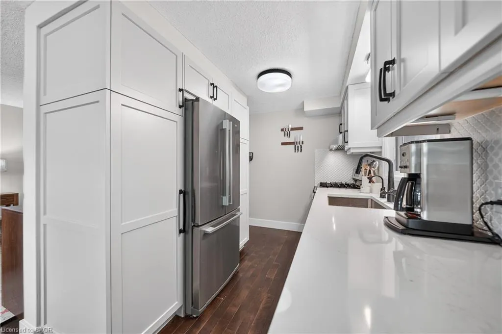 77 Activa Avenue