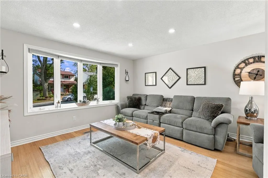12 Glamis Court
