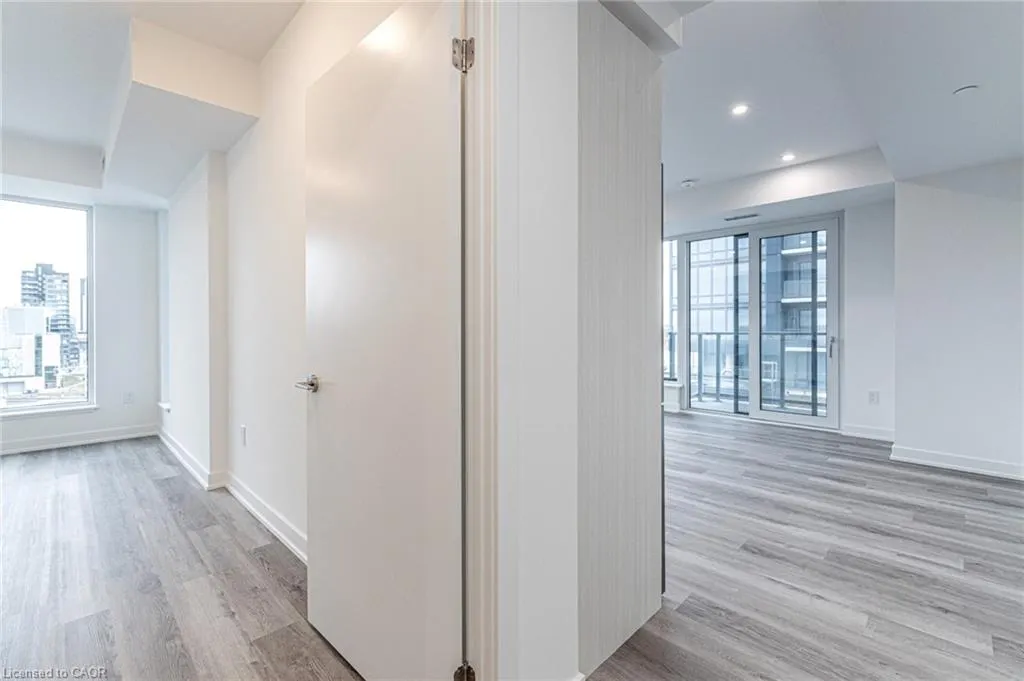 5 Wellington Street S #502