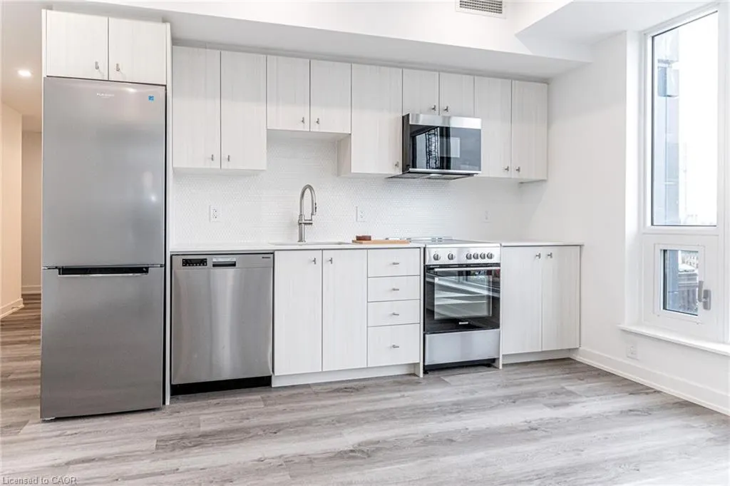 5 Wellington Street S #502