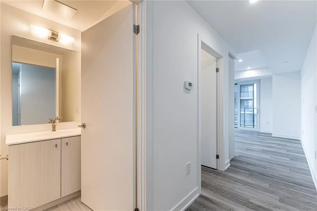 5 Wellington Street S #502