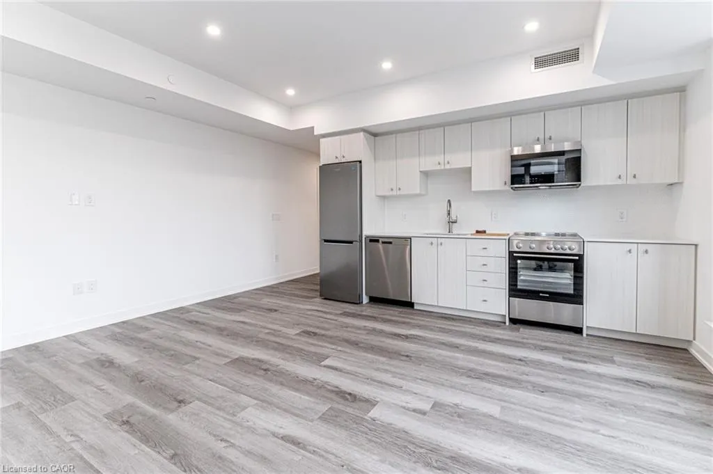 5 Wellington Street S #502