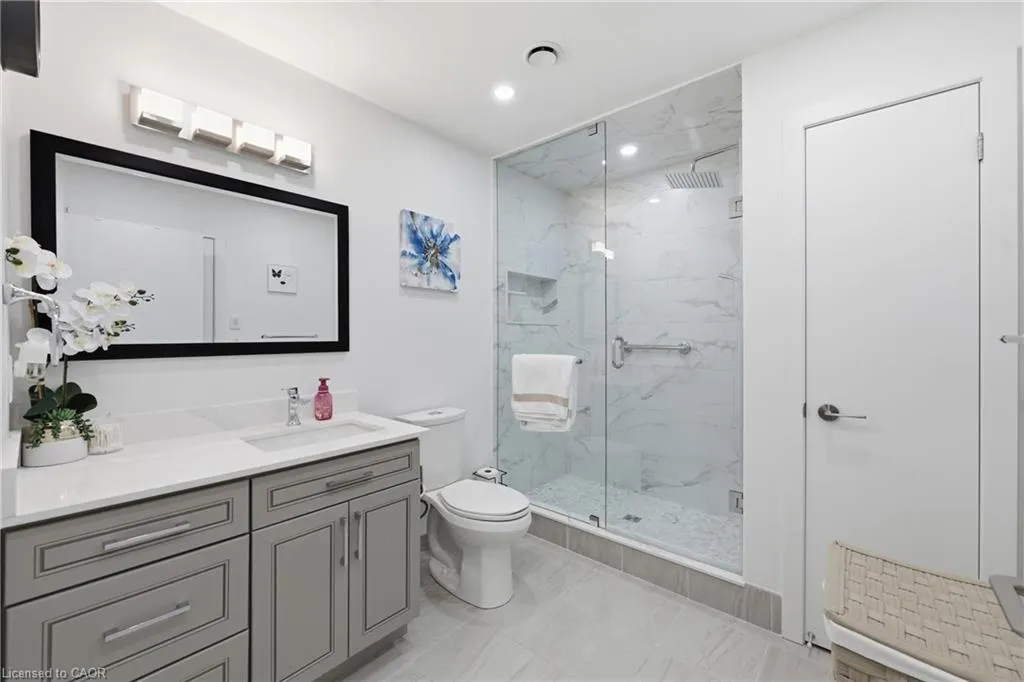 600 North Service Road #301