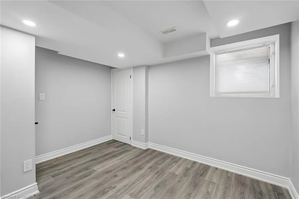 16 Alexandra Drive