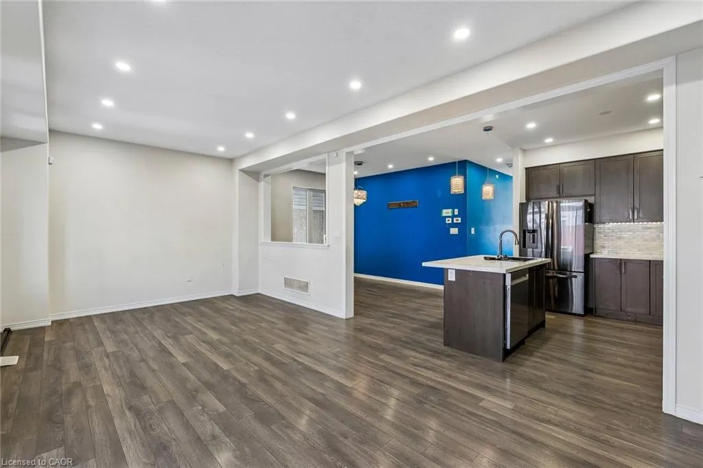 16 Alexandra Drive