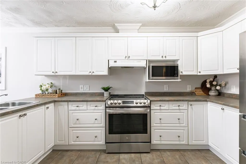 53 Beverly Street E #5