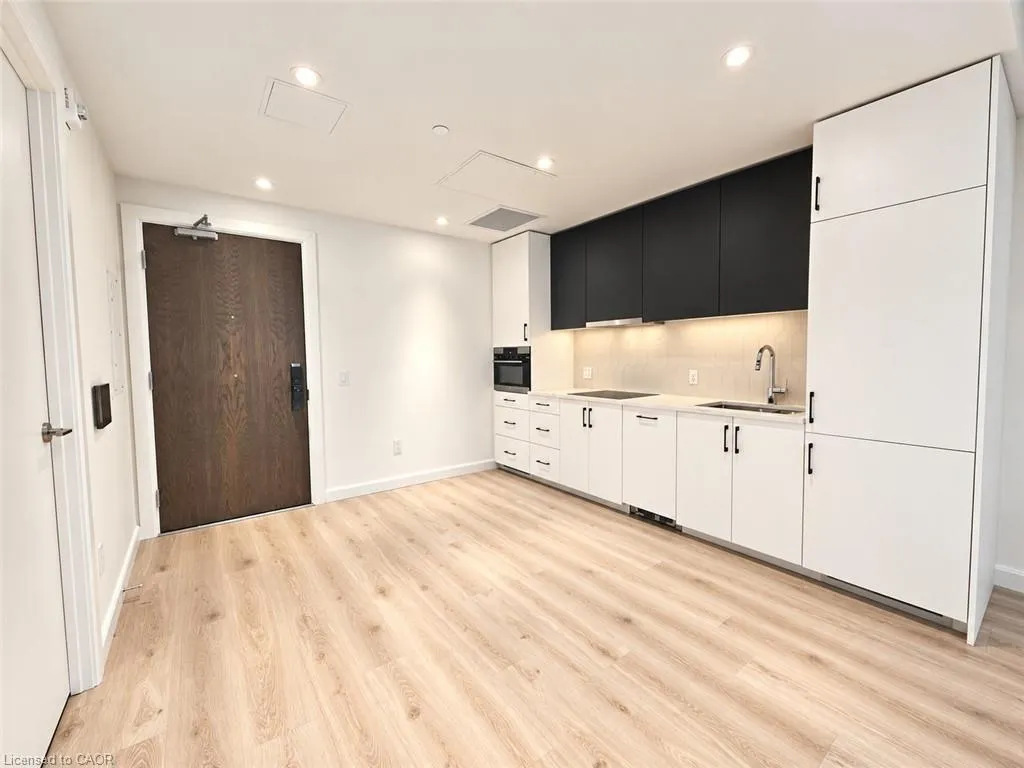 741 King Street W #1705