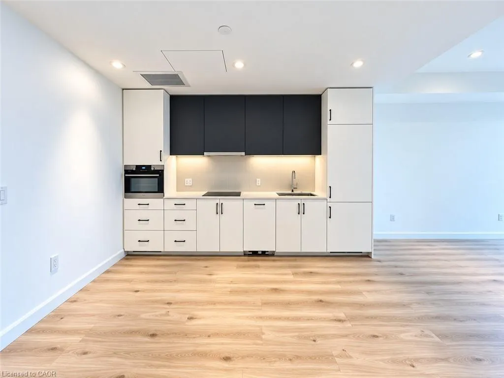 741 King Street W #1705