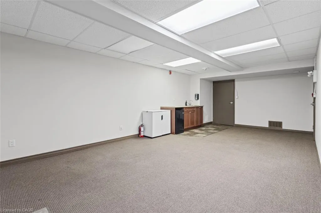2090 Bates Common