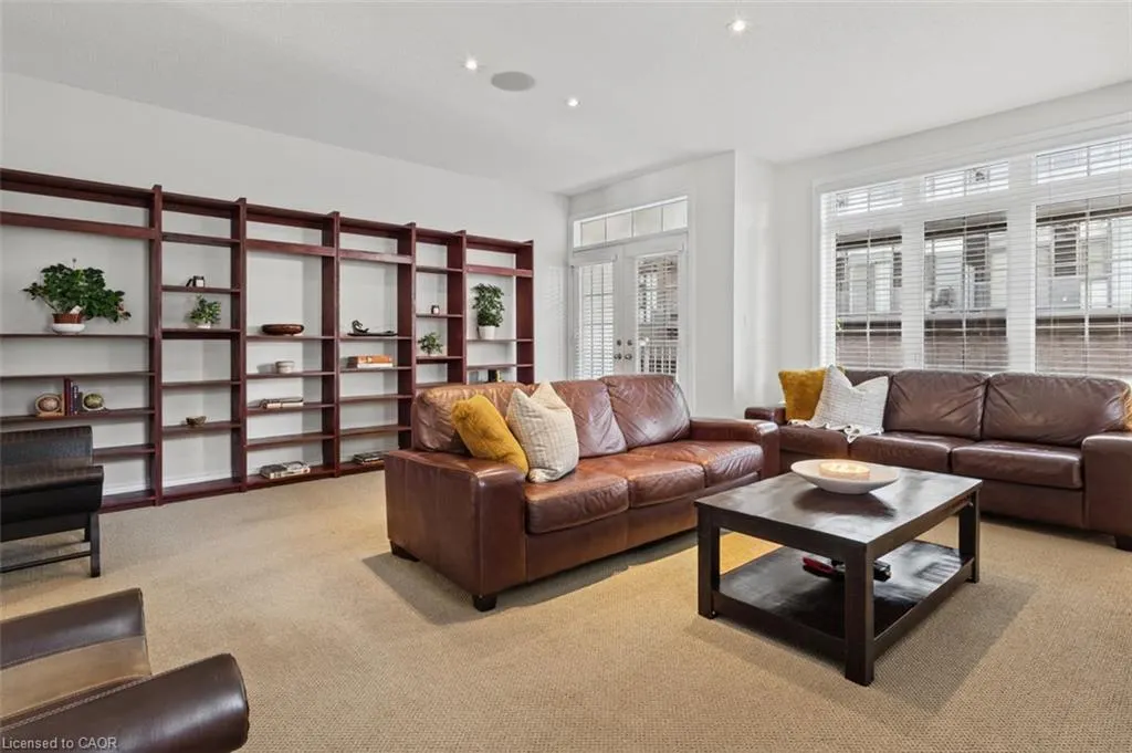 2090 Bates Common