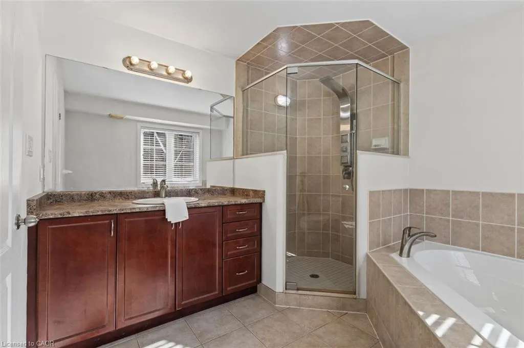 2090 Bates Common