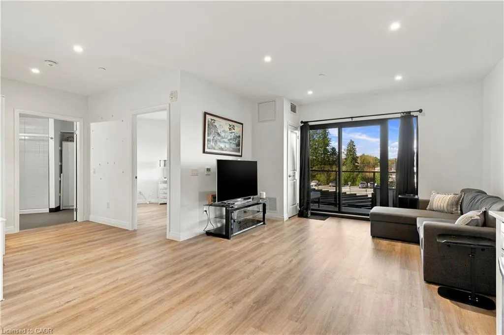 525 New Dundee Road #208